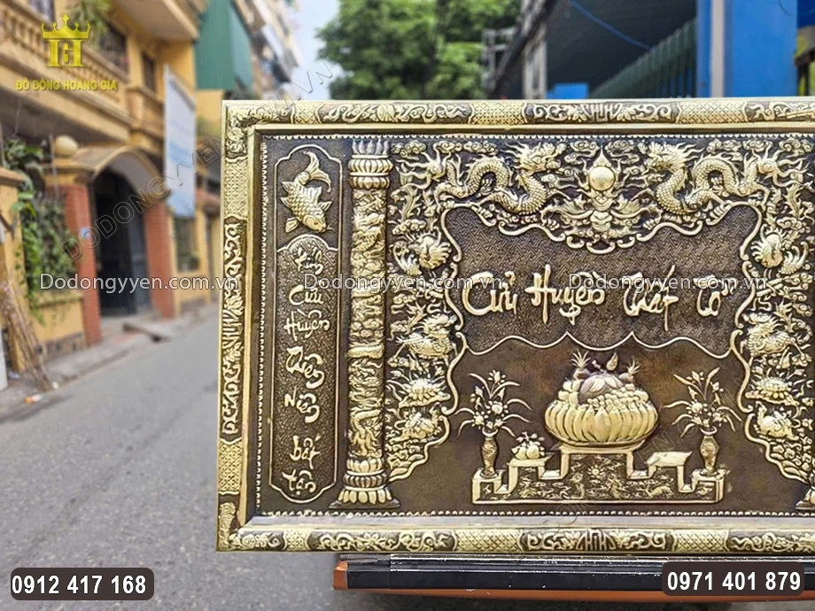 Từng họa tiết hoa văn được chăm ch&uacute;t tỉ mỉ